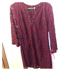 NEW XHILIRATION MAROON LACE DRESS MEDIUM